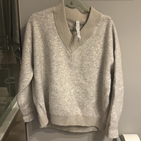 Lululemon alpaca wool blend v neck sweater - Picture 2 of 3